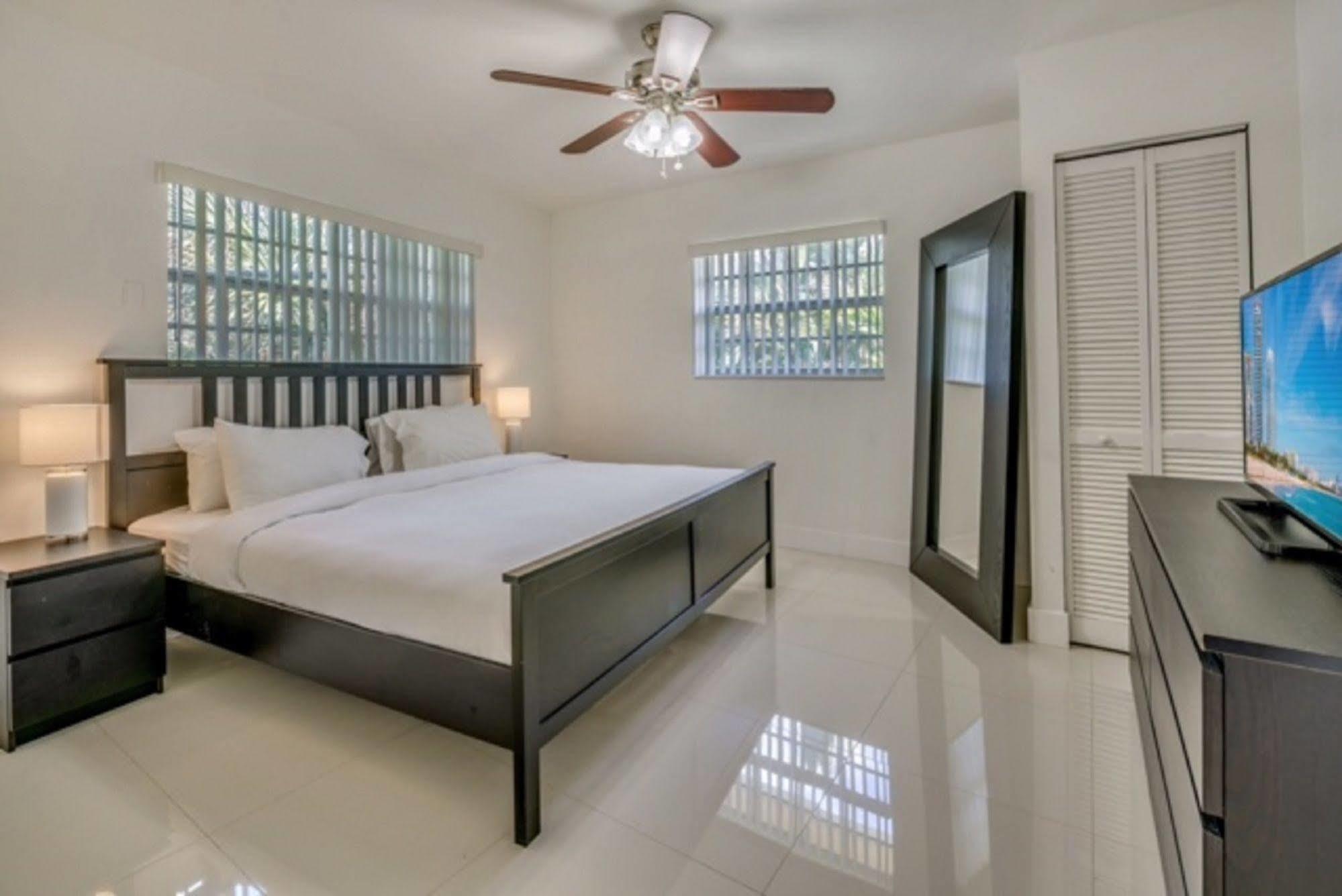 Aparthotel Luna Paradise By The Sea à Lauderdale-by-the-Sea Extérieur photo