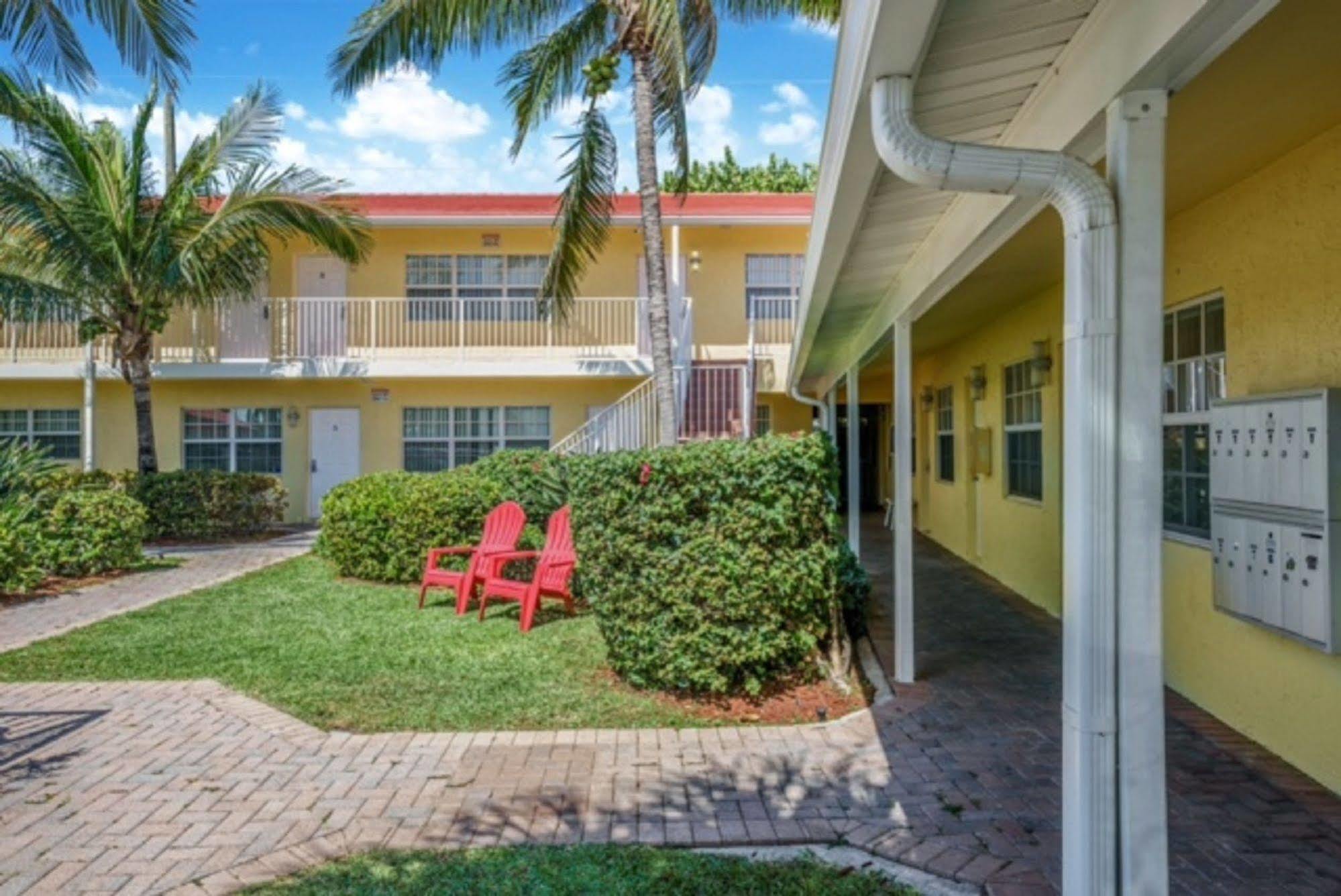 Aparthotel Luna Paradise By The Sea à Lauderdale-by-the-Sea Extérieur photo