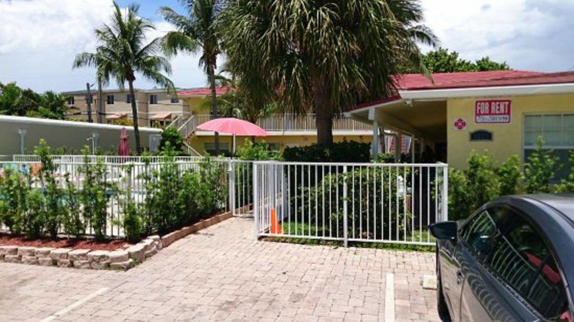 Aparthotel Luna Paradise By The Sea à Lauderdale-by-the-Sea Extérieur photo
