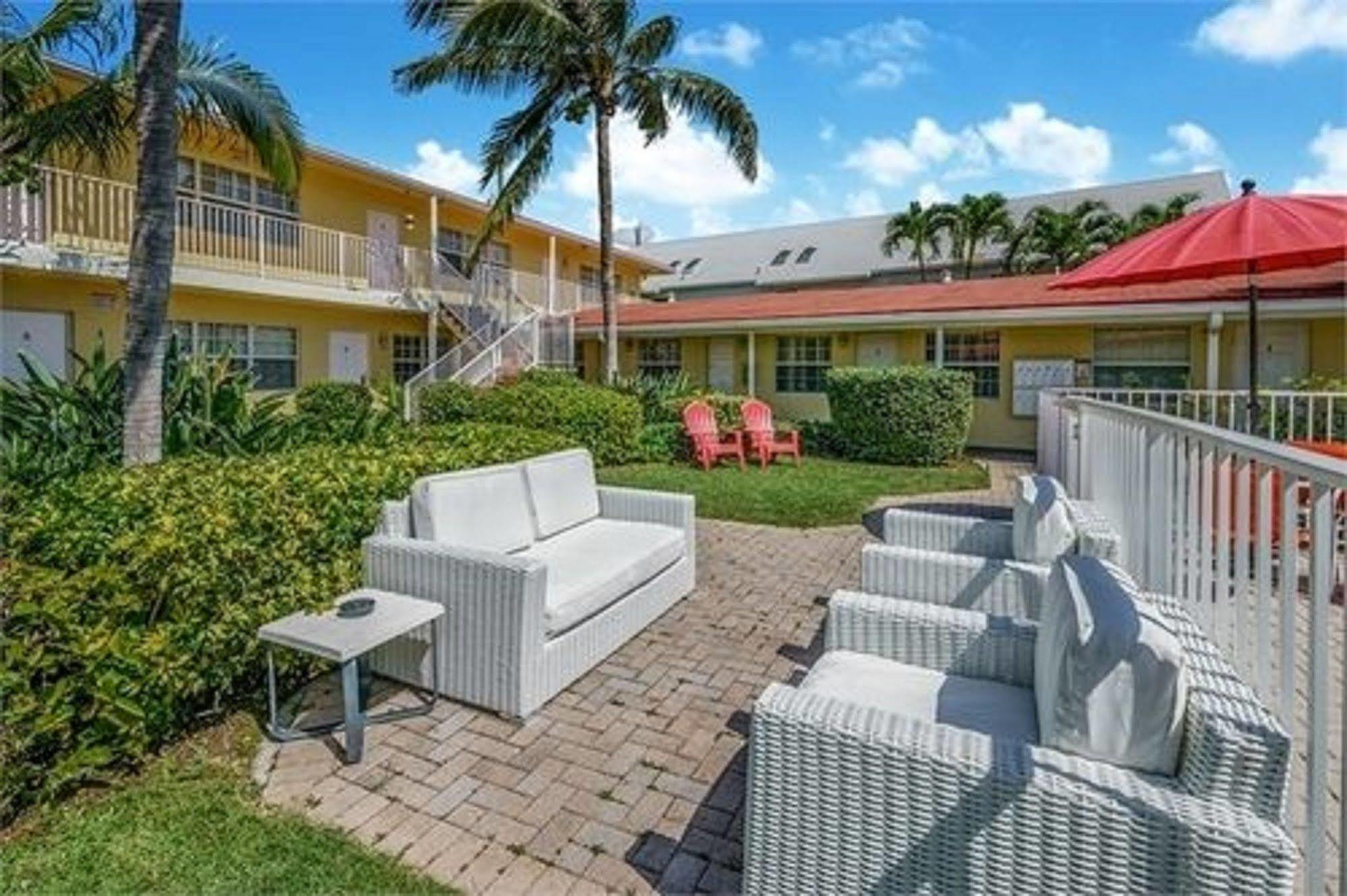 Aparthotel Luna Paradise By The Sea à Lauderdale-by-the-Sea Extérieur photo
